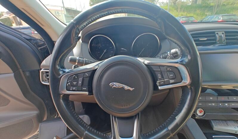 Jaguar F-Pace 2.0D 180 cv AWD Portfolio auto pieno