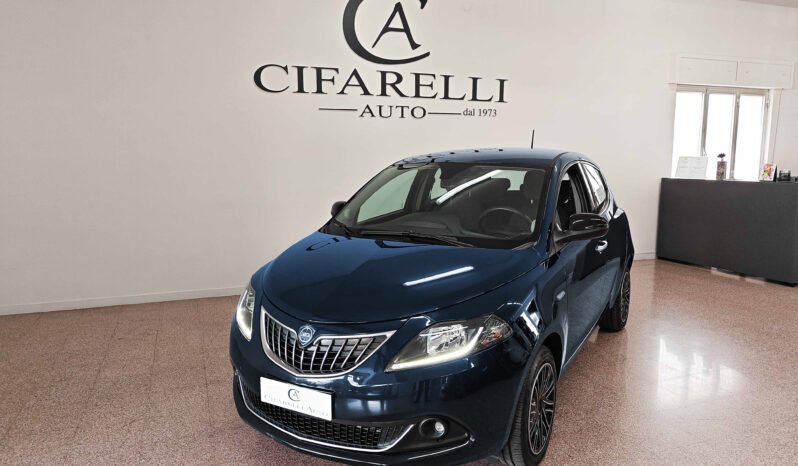 Lancia Ypsilon 1.0 Hybrid Gold Plus pieno