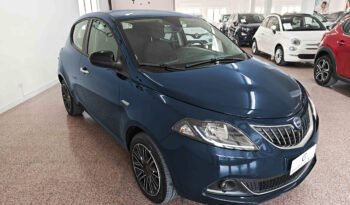 Lancia Ypsilon 1.0 Hybrid Gold Plus pieno