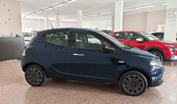 Lancia Ypsilon 1.0 Hybrid Gold Plus pieno