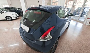 Lancia Ypsilon 1.0 Hybrid Gold Plus pieno