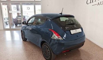 Lancia Ypsilon 1.0 Hybrid Gold Plus pieno