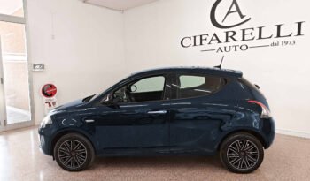 Lancia Ypsilon 1.0 Hybrid Gold Plus pieno