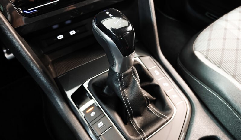 Volkswagen Tiguan 2.0 TDI 150cv R-Line DSG pieno