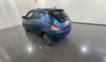 Lancia Ypsilon 1.0 Hybrid Gold Plus pieno