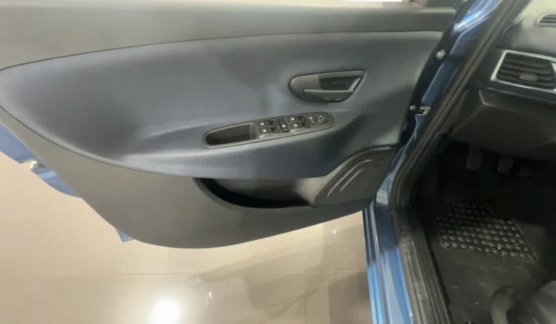 Lancia Ypsilon 1.0 Hybrid Gold Plus pieno