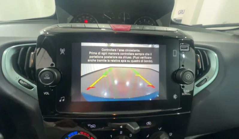 Lancia Ypsilon 1.0 Hybrid Gold Plus pieno