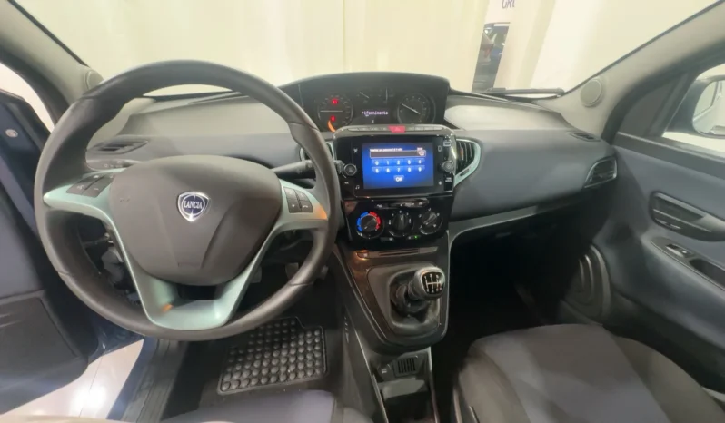 Lancia Ypsilon 1.0 Hybrid Gold Plus pieno