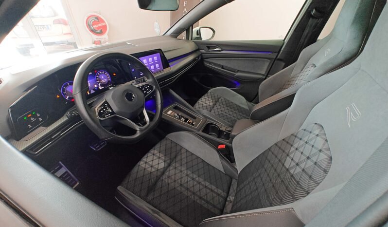 Volkswagen Golf 2.0 TDI 150 cv DSG R-Line pieno