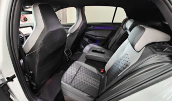 Volkswagen Golf 2.0 TDI 150 cv DSG R-Line pieno