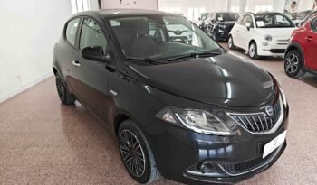 Lancia Ypsilon 1.0 Firefly Hybrid Platinum S&S pieno