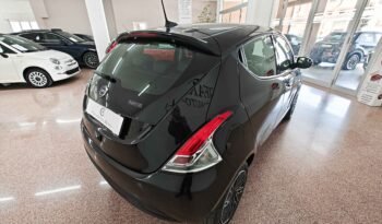 Lancia Ypsilon 1.0 Firefly Hybrid Platinum S&S pieno