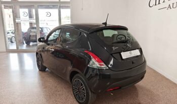 Lancia Ypsilon 1.0 Firefly Hybrid Platinum S&S pieno