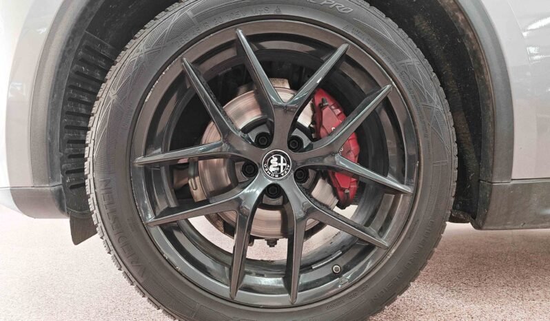 Alfa Romeo Stelvio 2.2 JTDm B-Tech 190 cv Q4 pieno