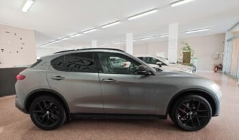 Alfa Romeo Stelvio 2.2 JTDm B-Tech 190 cv Q4 pieno