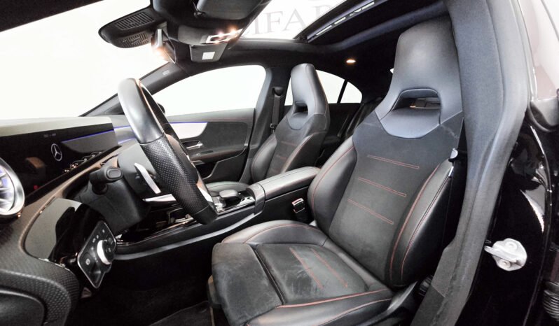 Mercedes-Benz CLA220d AMG 4-Matic 190 cv Black Edition pieno