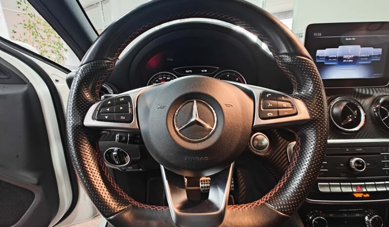 Mercedes-Benz GLA 200d AMG Premium pieno