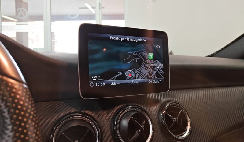 Mercedes-Benz GLA 200d AMG Premium pieno