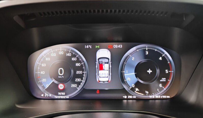 Volvo XC40 D3 2.0d R-Design 150 cv pieno