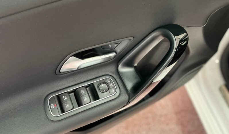 Mercedes-Benz Classe A a180d Sport auto pieno