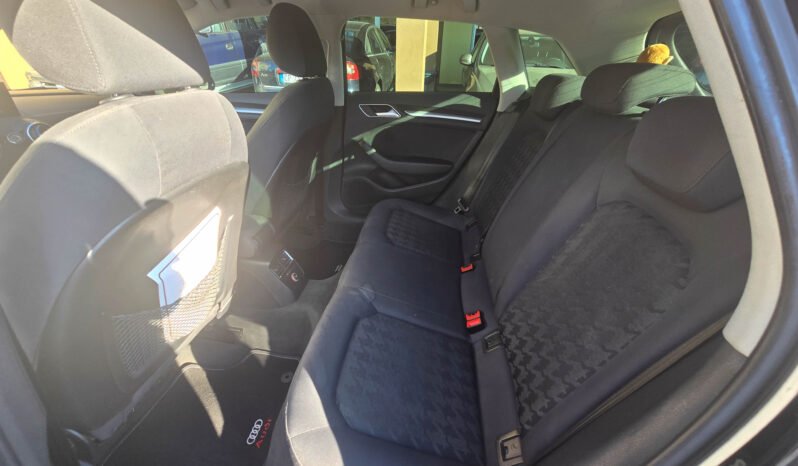 Audi A3 1.6 TDi 105 cv Ambition pieno