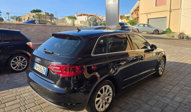 Audi A3 1.6 TDi 105 cv Ambition pieno