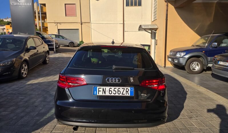 Audi A3 1.6 TDi 105 cv Ambition pieno