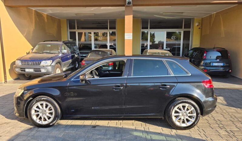 Audi A3 1.6 TDi 105 cv Ambition pieno