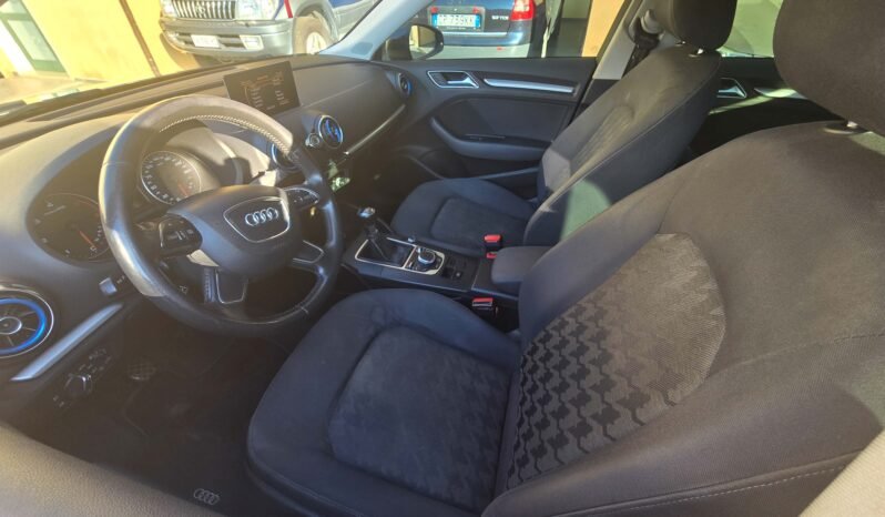 Audi A3 1.6 TDi 105 cv Ambition pieno